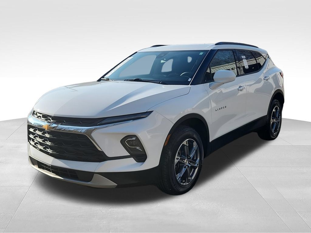 Used 2024 Chevrolet Blazer LT w/ Convenience Package FWD image 4