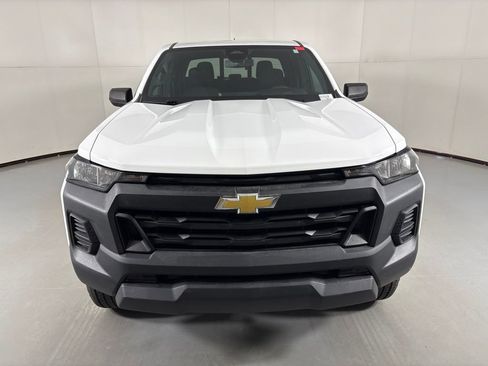 Used 2024 Chevrolet Colorado W/T w/ WT Convenience Package II RWD image 3