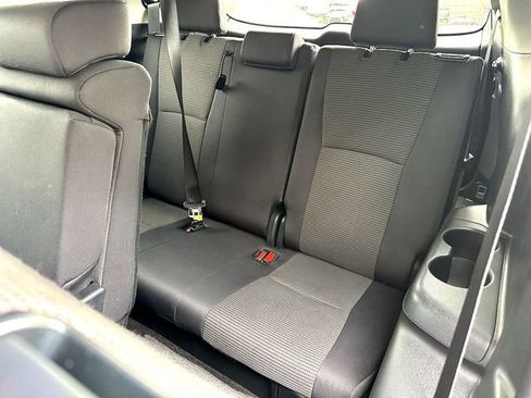 Used 2024 Toyota Highlander LE image 19