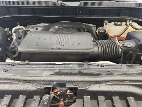 Used 2019 Chevrolet Silverado 1500 Custom w/ Custom Value Package AWD/4WD image 20