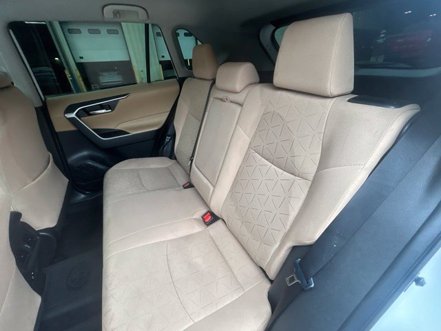 Used 2021 Toyota RAV4 XLE AWD/4WD image 13