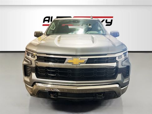 Used 2025 Chevrolet Silverado 1500 LT image 2