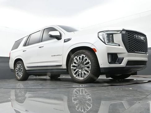 Used 2023 GMC Yukon Denali Ultimate AWD/4WD image 9