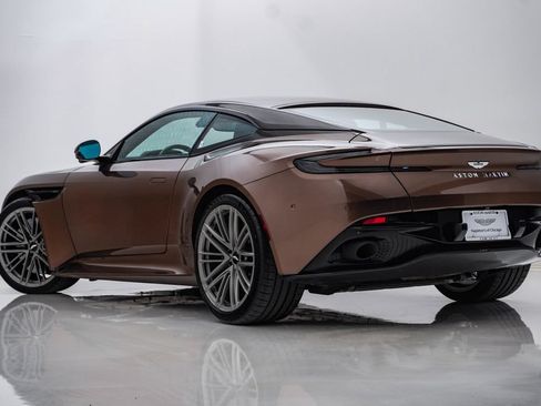 Used 2024 Aston Martin DB12 Coupe RWD image 8