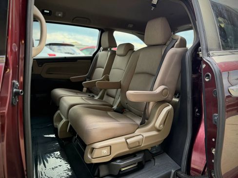 Used 2019 Honda Odyssey EX image 14