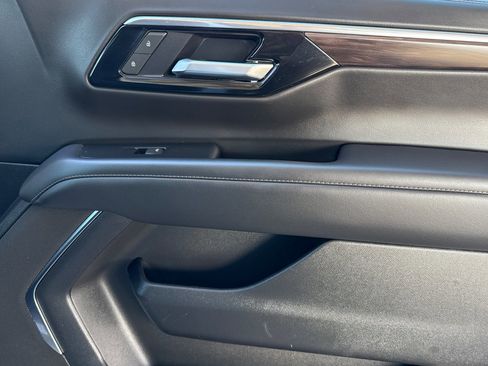 Used 2025 Chevrolet Tahoe Z71 image 23