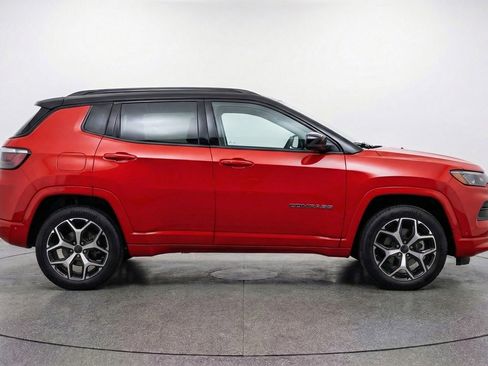 Used 2025 Jeep Compass Limited AWD/4WD image 11