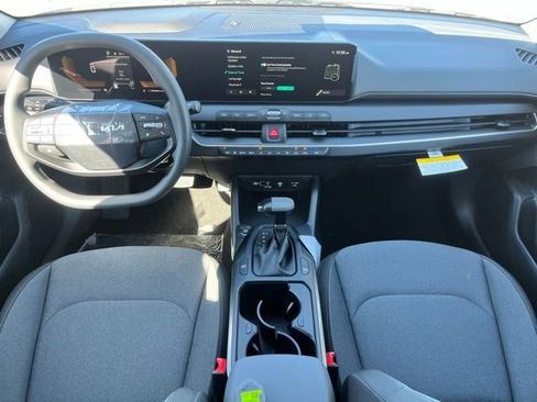New 2026 Kia K4 FWD image 9