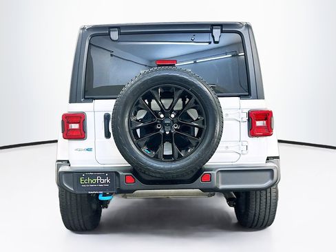 Used 2023 Jeep Wrangler Sahara image 7