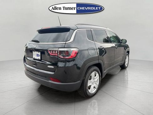Used 2022 Jeep Compass Latitude FWD image 4