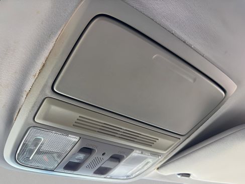 Used 2011 Honda Crosstour EX image 21