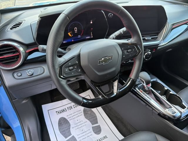 Used 2024 Chevrolet Trax RS w/ Sunroof Package FWD image 24