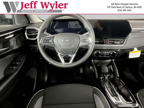 New 2026 Chevrolet TrailBlazer LT w/ Midnight Edition FWD image 9