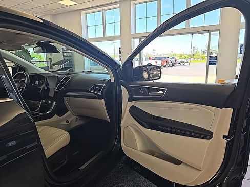 Used 2023 Ford Edge Titanium AWD/4WD image 38