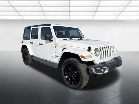 Used 2022 Jeep Wrangler Unlimited Sahara AWD/4WD image 10