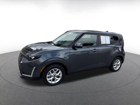 Used 2025 Kia Soul LX w/ LX Technology Package image 8