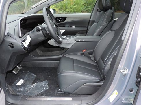 New 2026 Cadillac Optiq Luxury 2 image 15