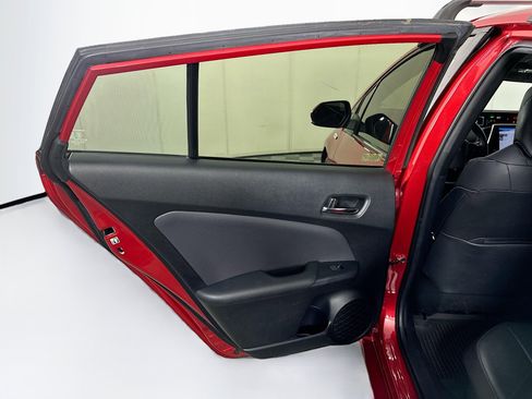 Used 2021 Toyota Prius Prime XLE image 25