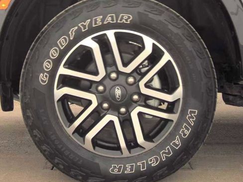 Used 2024 Ford Ranger Lariat w/ FX4 Off-Road Package image 9