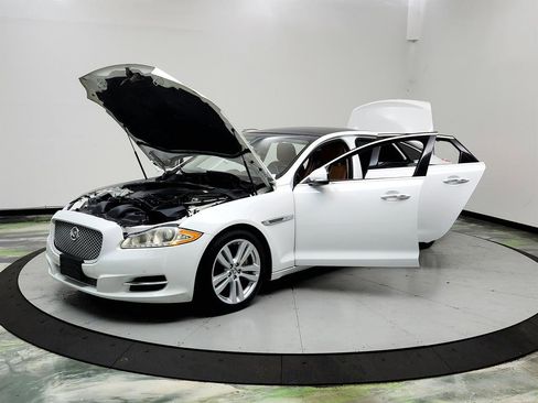 Used 2013 Jaguar XJ L Portfolio AWD/4WD image 9