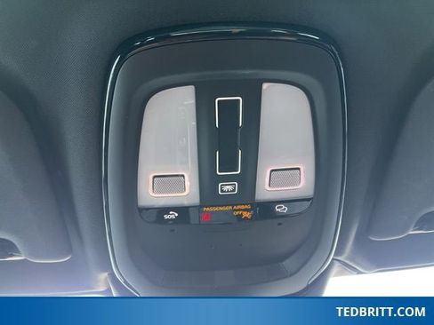 Used 2024 Volvo V60 T8 Polestar image 38