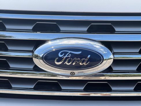 Used 2018 Ford Expedition Limited w/ Equipment Group 302A RWD image 35