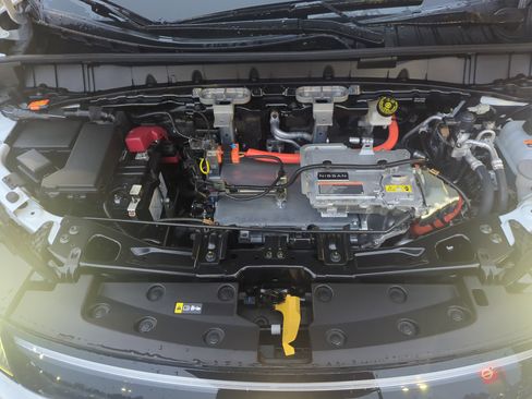 New 2026 Nissan Leaf Platinum+ w/ Cargo Package (Platinum+) image 29