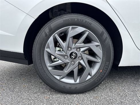 New 2026 Hyundai Elantra Blue image 17