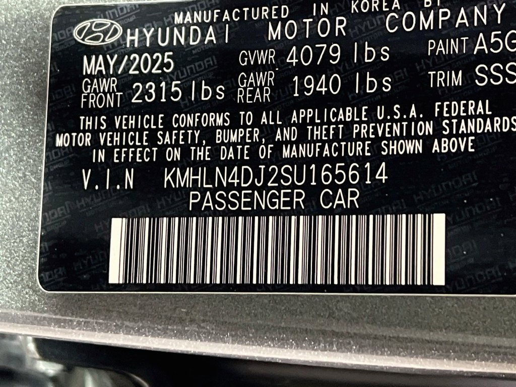 Used 2025 Hyundai Elantra Limited FWD image 33
