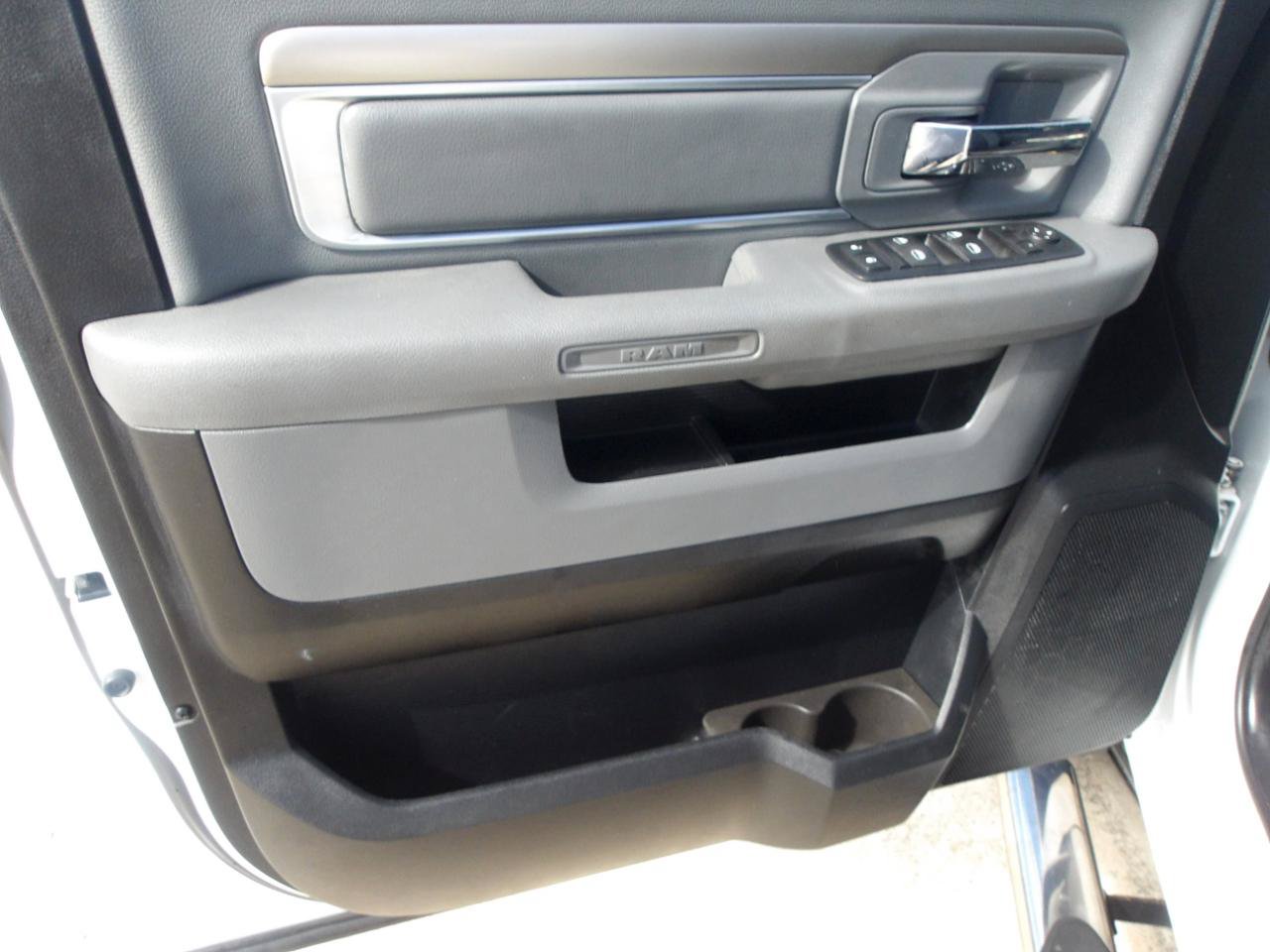 Used 2015 RAM 1500 SLT AWD/4WD image 18