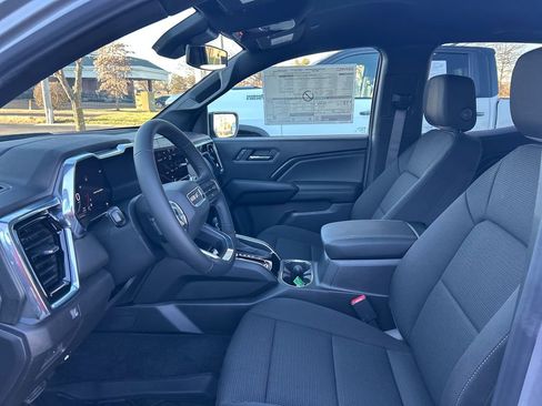 New 2026 GMC Canyon Elevation w/ LPO, Black Badging Package image 15