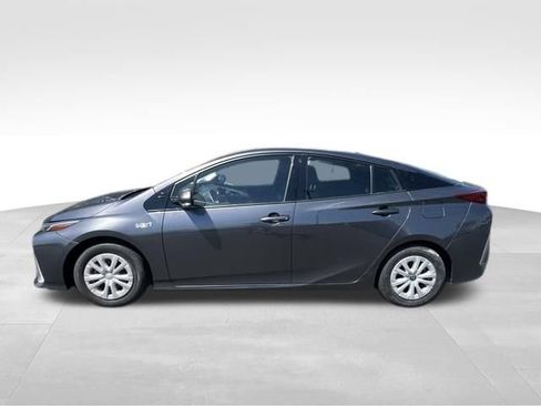 Used 2020 Toyota Prius Prime LE FWD image 3