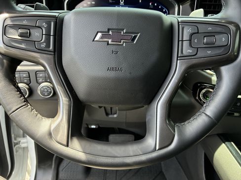 Used 2023 Chevrolet Silverado 1500 ZR2 image 30