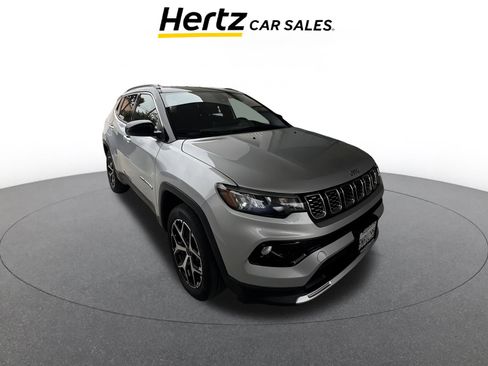 Used 2025 Jeep Compass Limited image 1