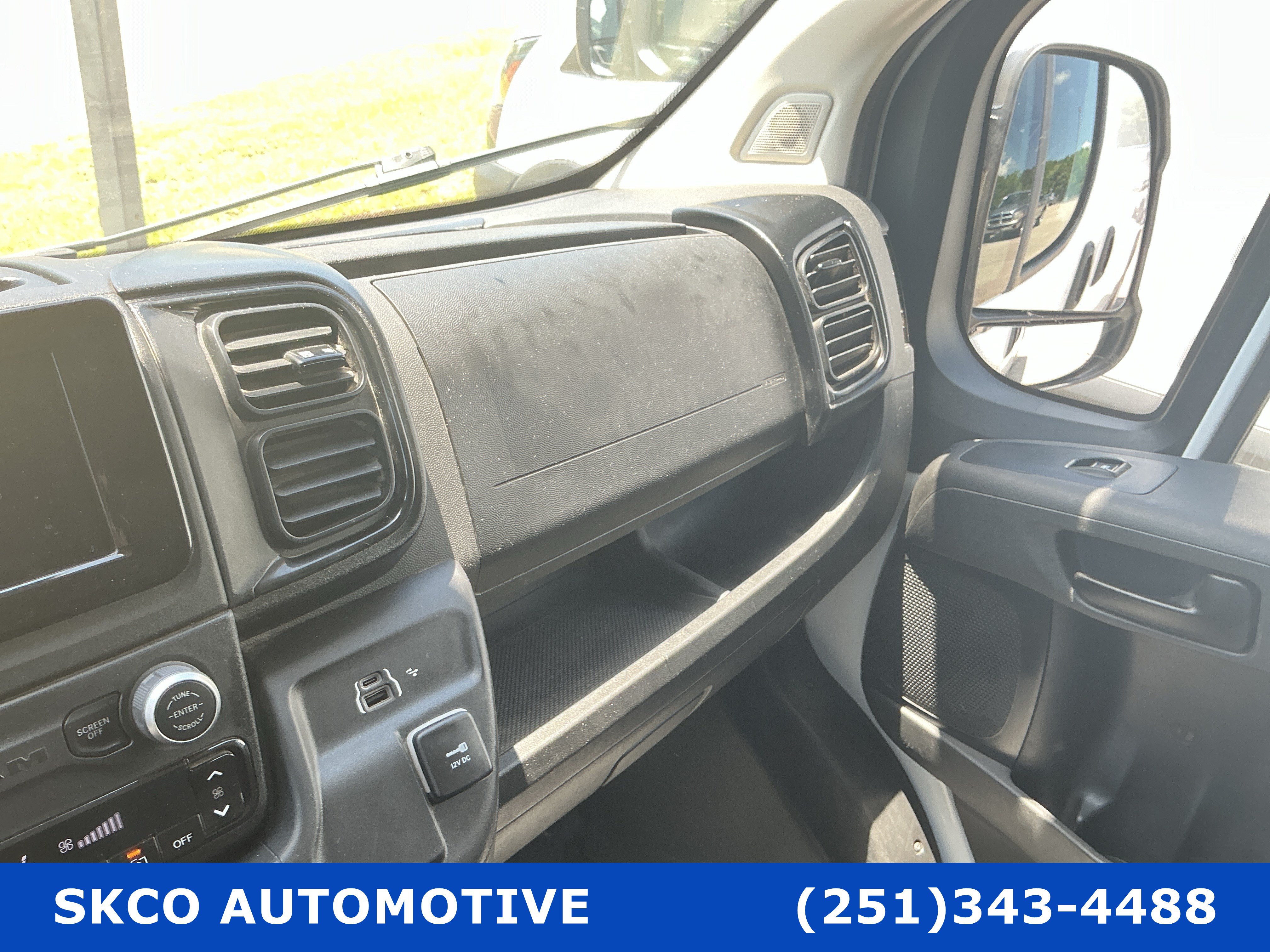 Used 2024 RAM ProMaster 2500 w/ Convenience Group FWD image 24
