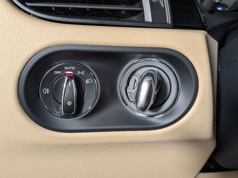 New 2026 Porsche Macan image 32