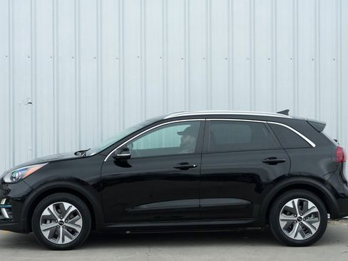 Used 2020 Kia Niro EX image 45