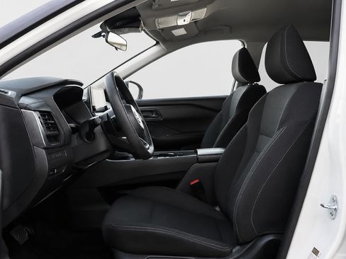 Used 2024 Nissan Rogue S FWD image 25