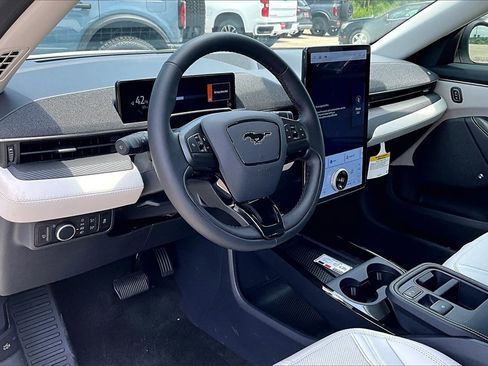 New 2025 Ford Mustang Mach-E Premium image 5