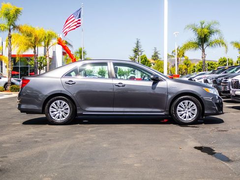 Used 2014 Toyota Camry LE FWD image 16