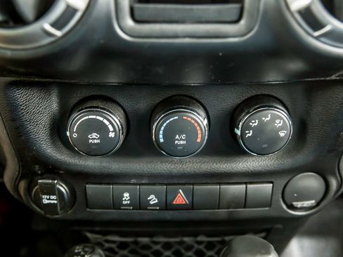 Used 2014 Jeep Wrangler Sport AWD/4WD image 23