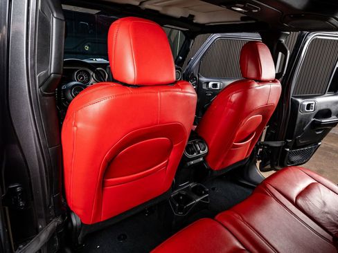 Used 2018 Jeep Wrangler Unlimited Sport S AWD/4WD image 33