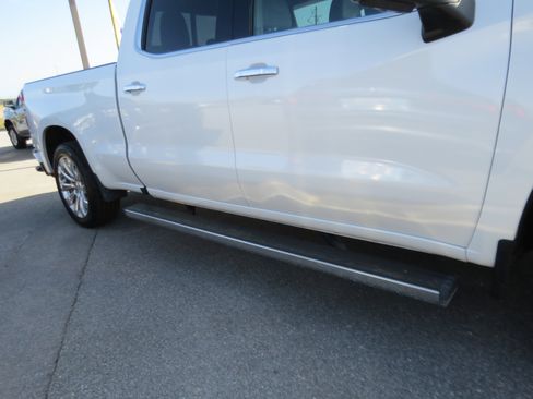 Used 2020 Chevrolet Silverado 1500 High Country w/ Technology Package AWD/4WD image 14