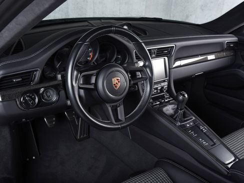 Used 2016 Porsche 911 R RWD image 4