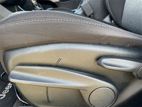 Used 2018 Jeep Cherokee Latitude image 21