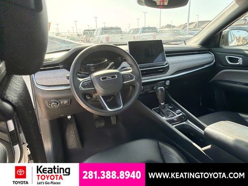 Used 2024 Jeep Compass Latitude AWD/4WD image 11