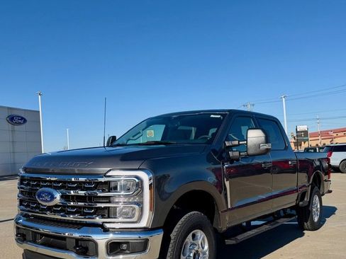 New 2026 Ford F250 XLT image 2