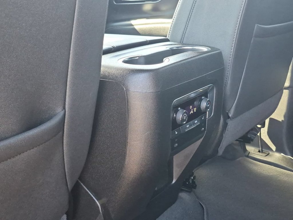 Used 2026 Chevrolet Suburban Premier AWD/4WD image 21