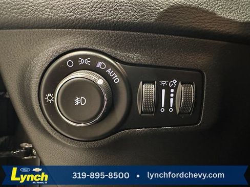 Used 2018 Jeep Compass Latitude w/ Popular Equipment Group AWD/4WD image 14