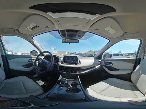 Used 2025 Nissan Rogue SV image 43